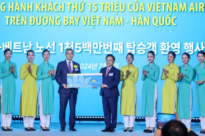 Thủ tướng: Vietnam Airlines cần phát huy hơn nữa vai trò cầu nối Việt Nam - Hàn Quốc