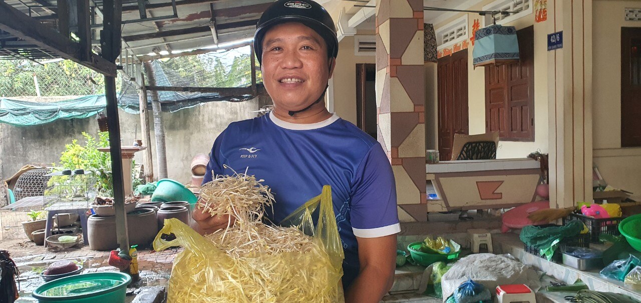 Cho một loại hạt mọc mầm chi chít trong lu, chị em phụ nữ ở Khánh Hòa thu tiền rủng rỉnh- Ảnh 4.