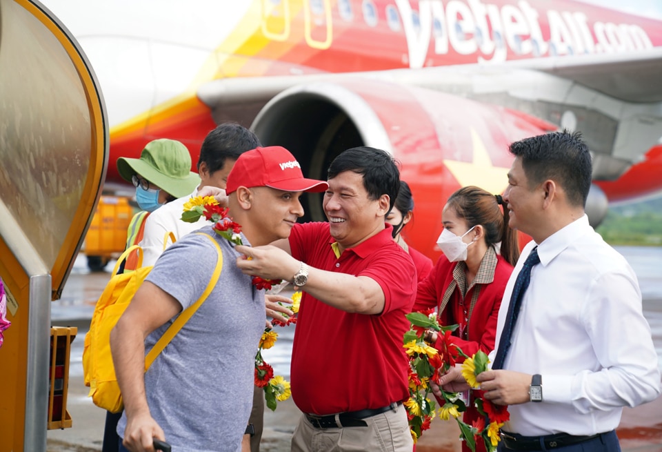 Hàng không giá rẻ Vietjet chào đón du khách Ấn Độ đến Việt Nam . Ảnh: Hoài Nam