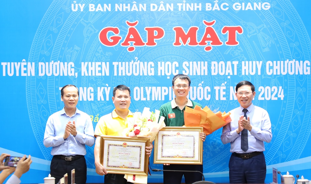 Bắc Giang: Gặp mặt, tuyên dương 2 nhà giáo tiêu biểu xuất sắc và 3 học sinh đoạt HCV Olympic quốc tế -0