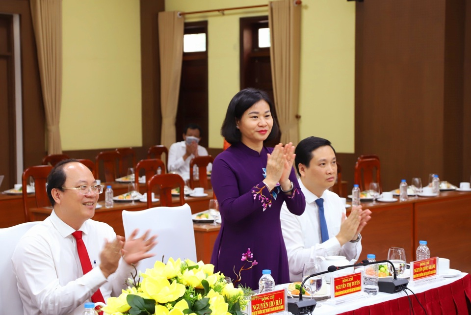 Ủy viên Trung ương Đảng, Phó Bí thư Thường trực Thành ủy Hà Nội Nguyễn Thị Tuyến dự buổi Lễ