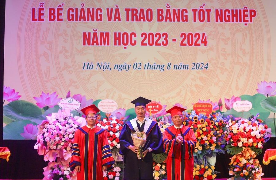 Đào tạo nhân lực y tế là giải pháp căn cơ để nâng cao chất lượng chăm sóc y tế cho người dân - Ảnh 4.