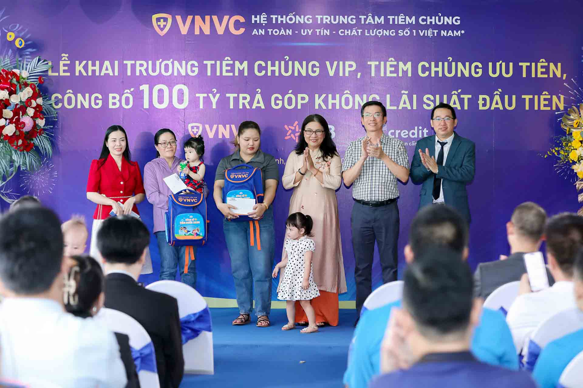 VNVC khai trương tiêm chủng VIP và công bố giải ngân 100 tỷ chương trình “Tiêm vắc xin trước, trả chi phí sau” sáng 3/8.