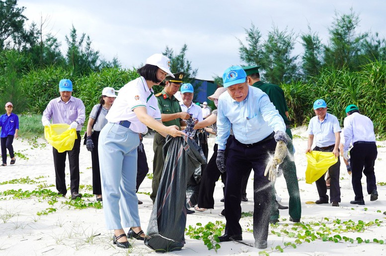 Phó Chủ tịch Trung ương Hội NDVN Đinh Khắc Đính: Nêu cao vai trò của nông dân trong xây dựng những làng quê đáng sống- Ảnh 3.