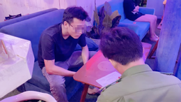 ពេលសើច 1.png