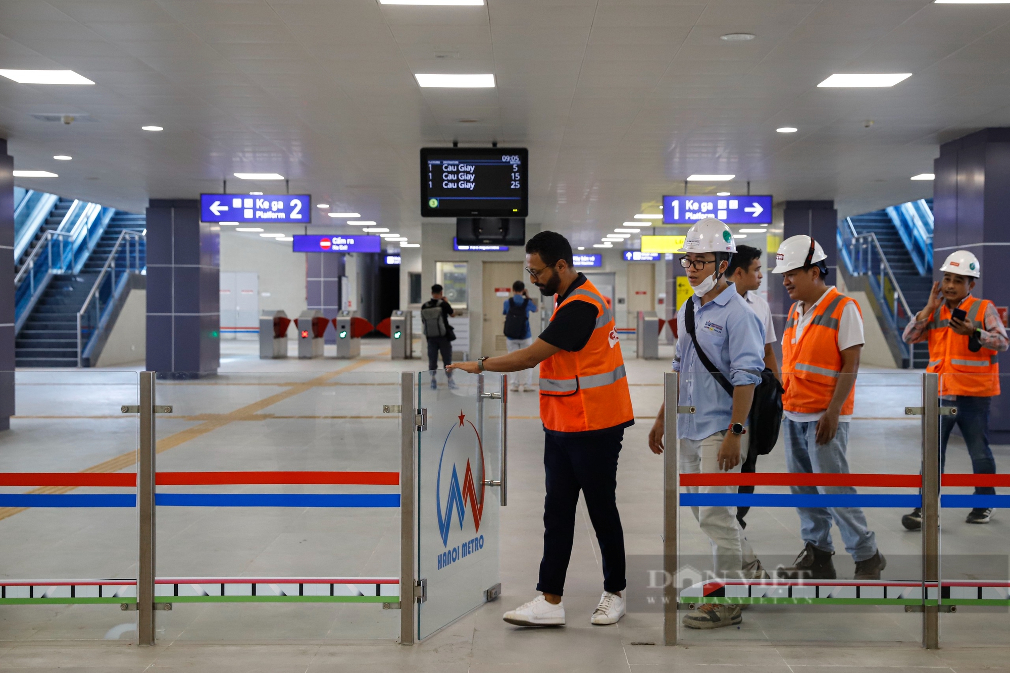 Trải nghiệm thực tế tàu đường sắt Nhổn – ga Hà Nội trước ngày vận hành thương mại- Ảnh 5. Trải nghiệm thực tế tàu đường sắt Nhổn – ga Hà Nội trước ngày vận hành thương mại- Ảnh 5.