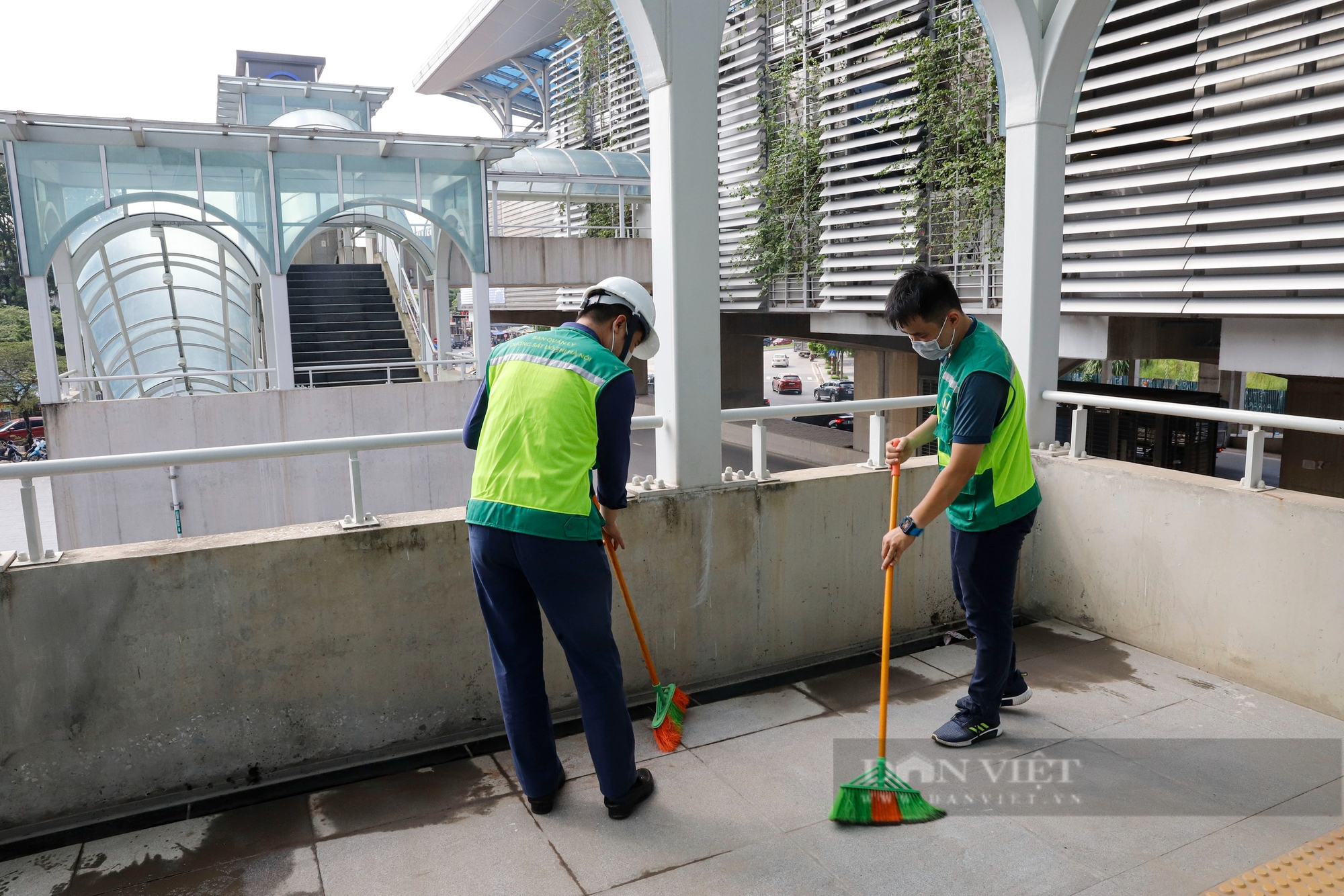 Trải nghiệm thực tế tàu đường sắt Nhổn – ga Hà Nội trước ngày vận hành thương mại- Ảnh 14. Trải nghiệm thực tế tàu đường sắt Nhổn – ga Hà Nội trước ngày vận hành thương mại- Ảnh 14.