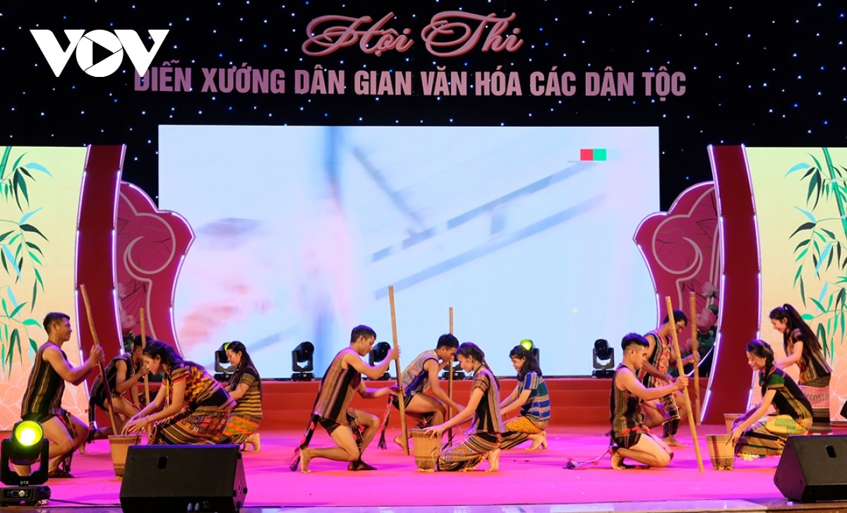 be mac hoi thi dien xuong dan gian van hoa cac dan toc hinh anh 4