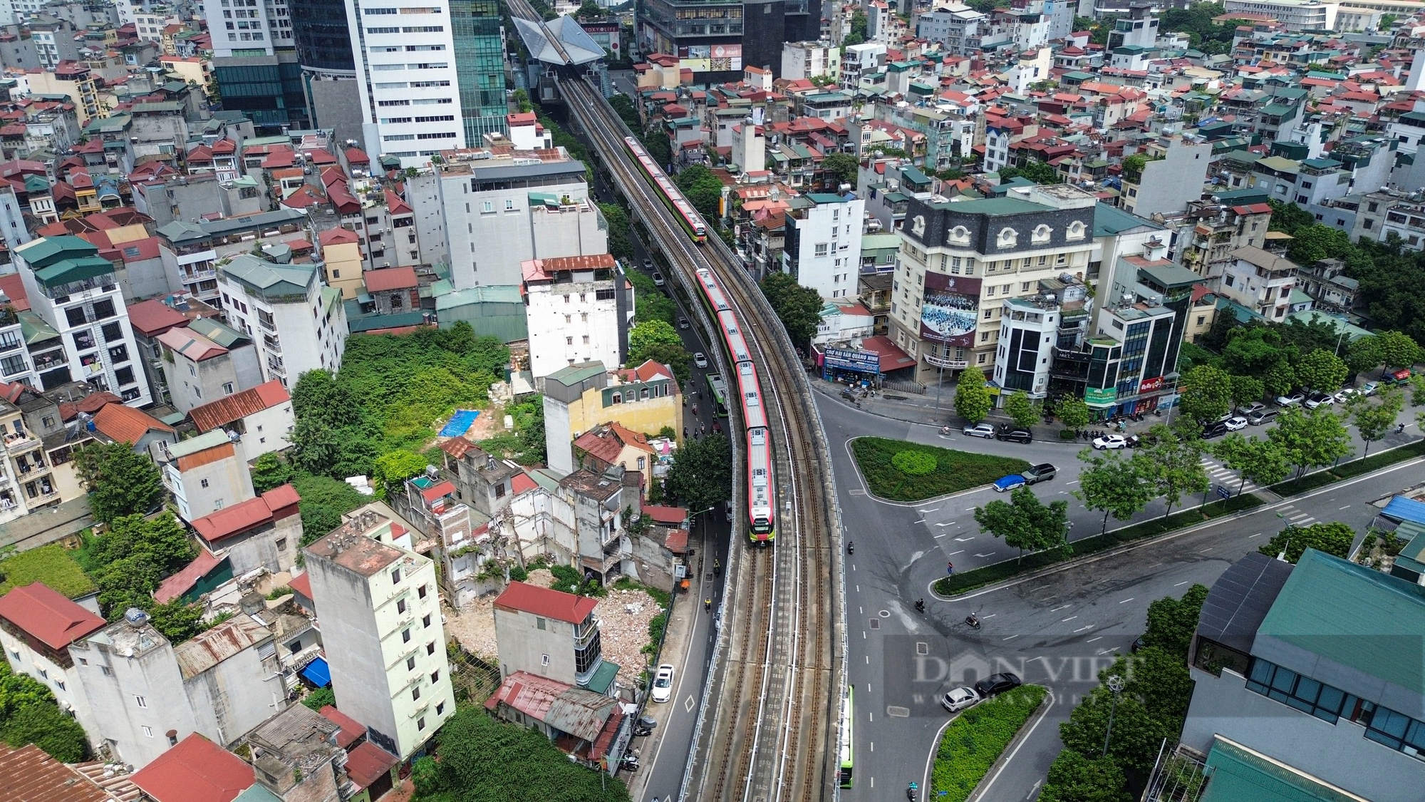 Người dân xếp hàng từ 6h sáng trong ngày đầu trải nghiệm Metro Nhổn-Ga Hà Nội - Ảnh 15.