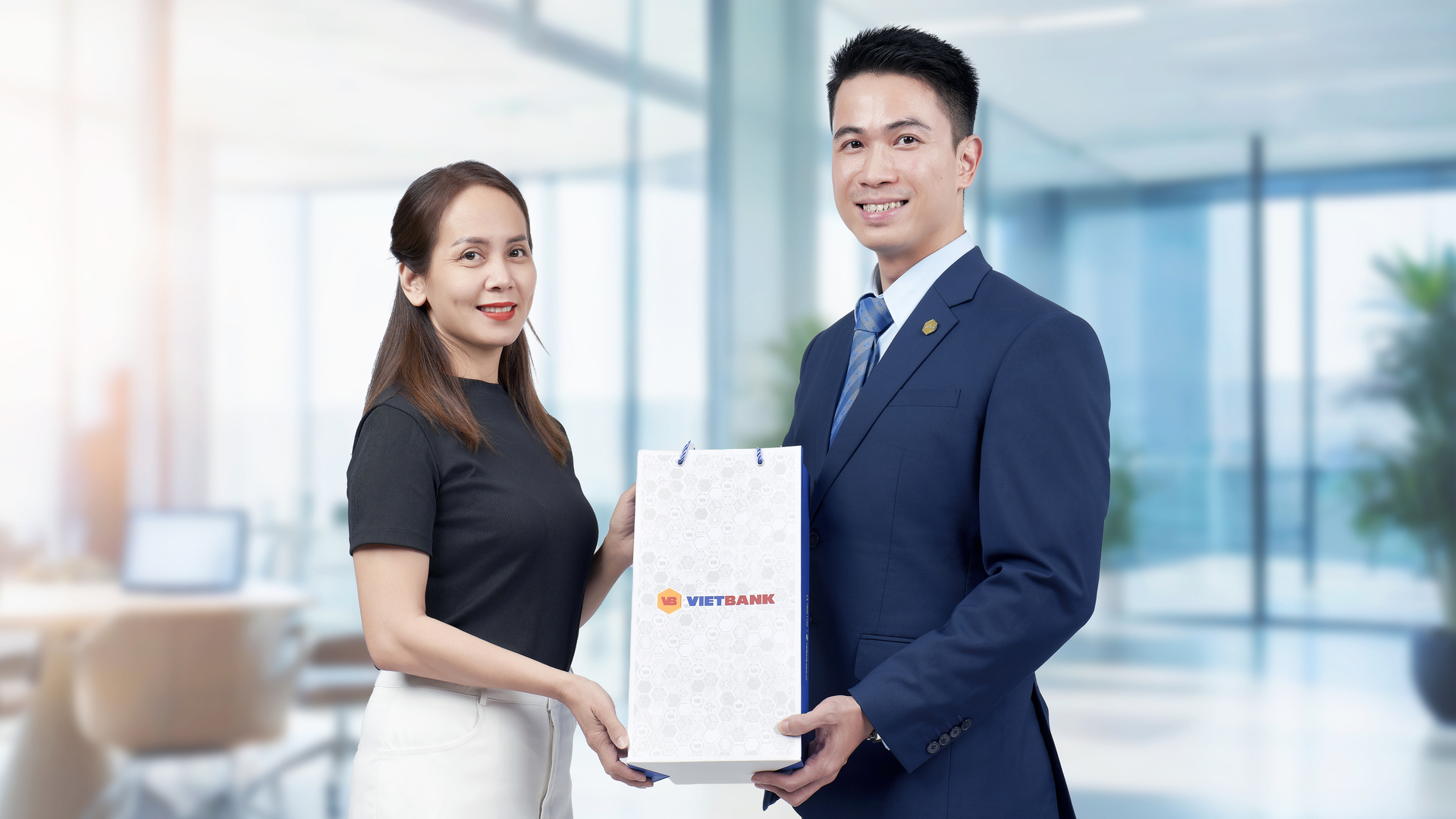 vietbank ra mat chuong trinh khuyen mai qua tang tien ty  chao thu het y hinh 3