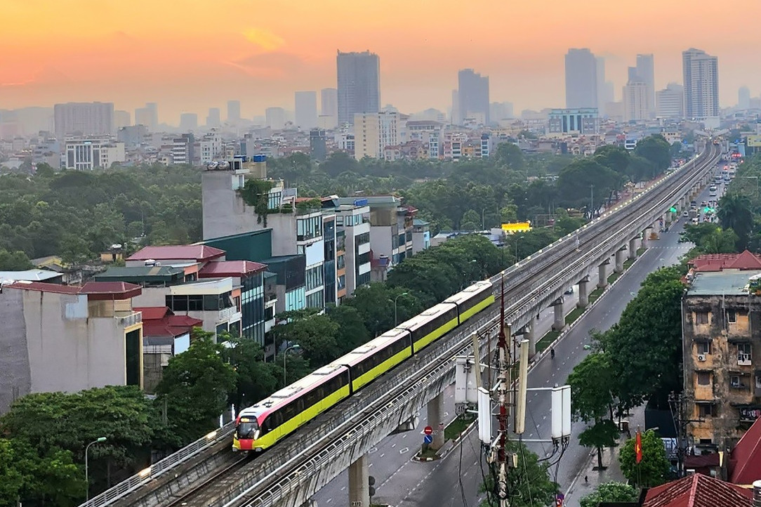 Metro Nhổn - ga Hà Nội chính thức chạy miễn phí đón khách từ 8h sáng nay