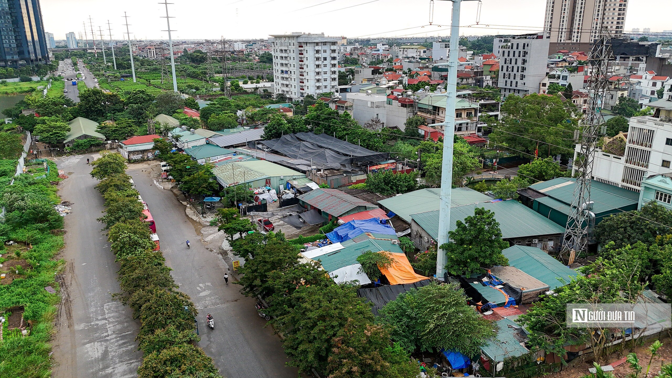 Hà Nội: Cận cảnh loạt vi phạm TTXD tại phường Phú Thượng- Ảnh 2.