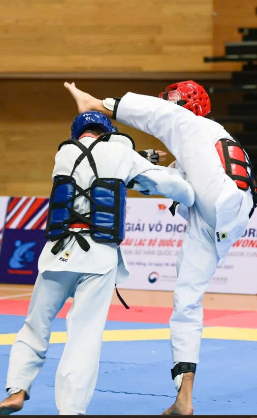 Giải taekwondo các lứa tuổi quốc gia 2024: Hấp dẫn, quy tụ nhiều gương mặt nổi bật- Ảnh 2.