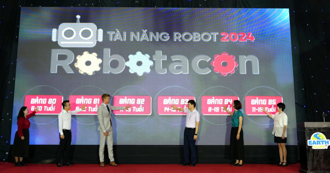 Vinamilk đồng hành cùng hơn 1.500 tài năng trẻ trong cuộc thi ROBOTACON WRO 2024