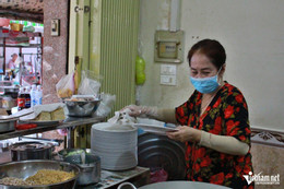 W-foto 8 gebroken rijst restaurant.JPG.jpg