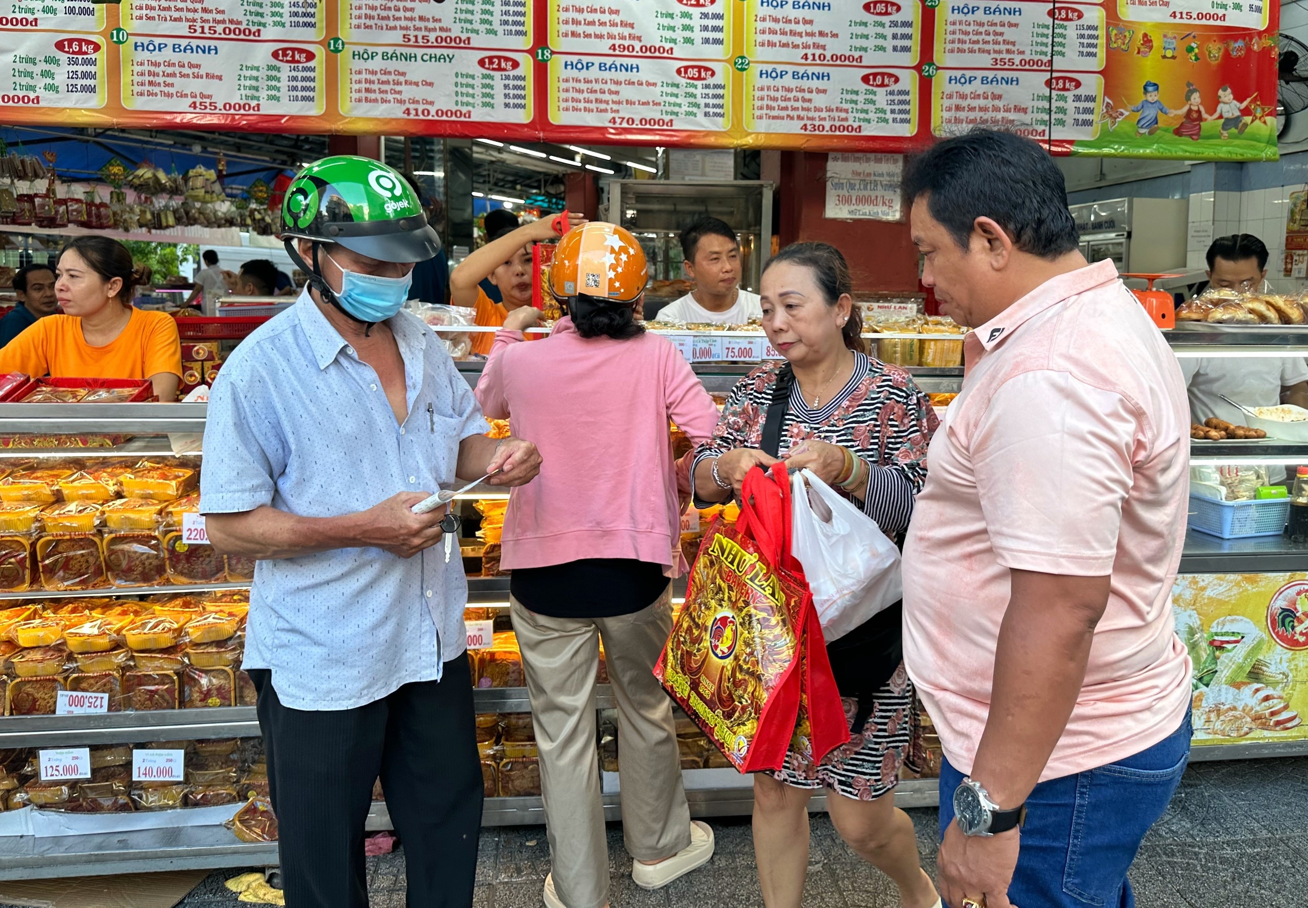 Bà chủ bánh trung thu Như Lan ở TP.HCM kể chuyện 5 năm vì sao không tăng giá- Ảnh 6.