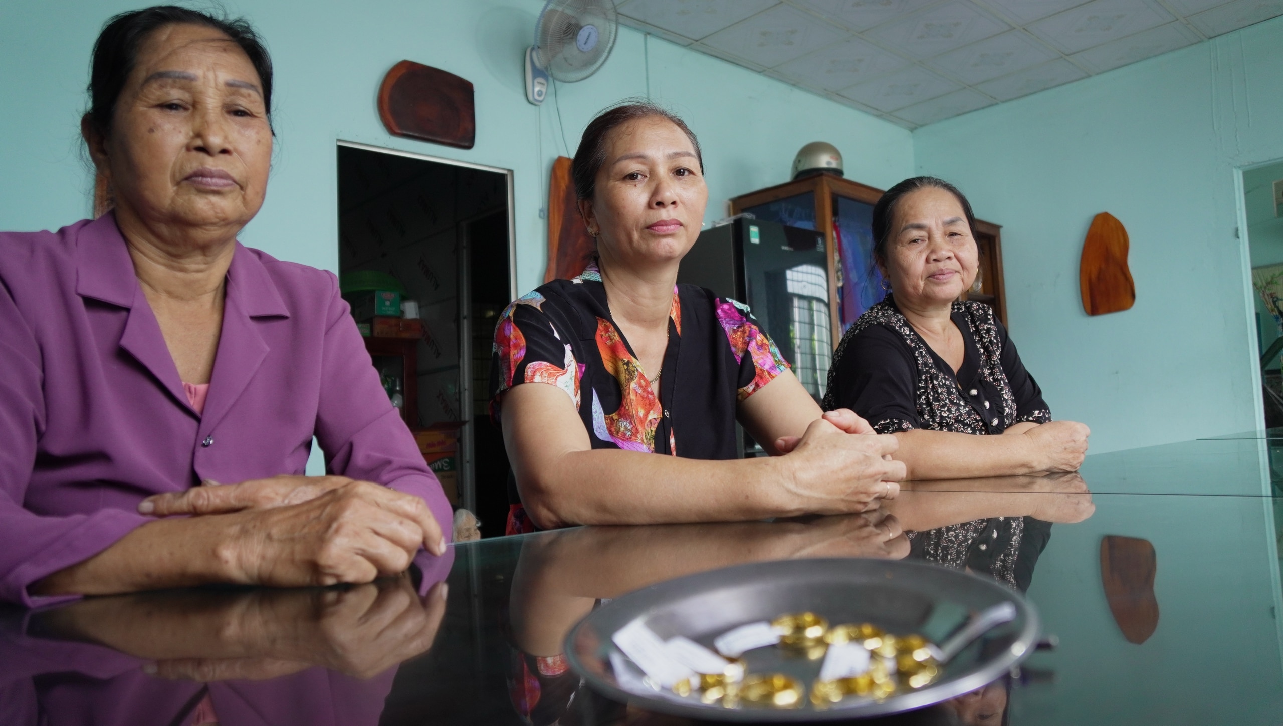 Bán “hạt ngọc của trời”, chị em phụ nữ vùng này ở Cà Mau kéo nhau đi sắm vàng góp vốn giúp nhau xây nhà - Ảnh 2.