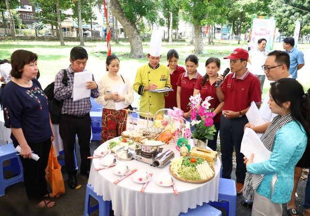 Sôi nổi các hoạt động bổ ích tại Ngày hội Gia đình tiêu biểu các tỉnh, thành phố miền Tây Nam Bộ - Ảnh 11.