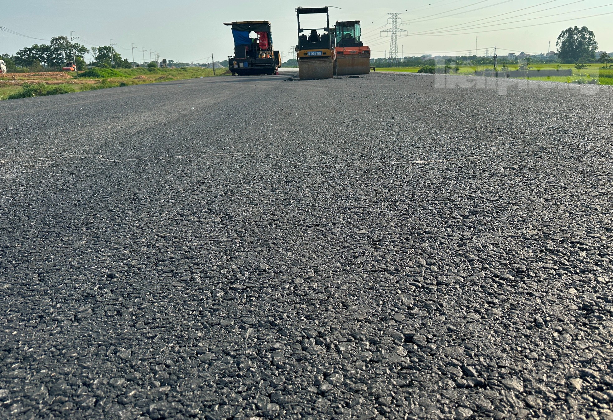 Đường Vành đai 4- Vùng Thủ đô với những km đầu tiên được thảm nhựa, hiện hình hài ảnh 4