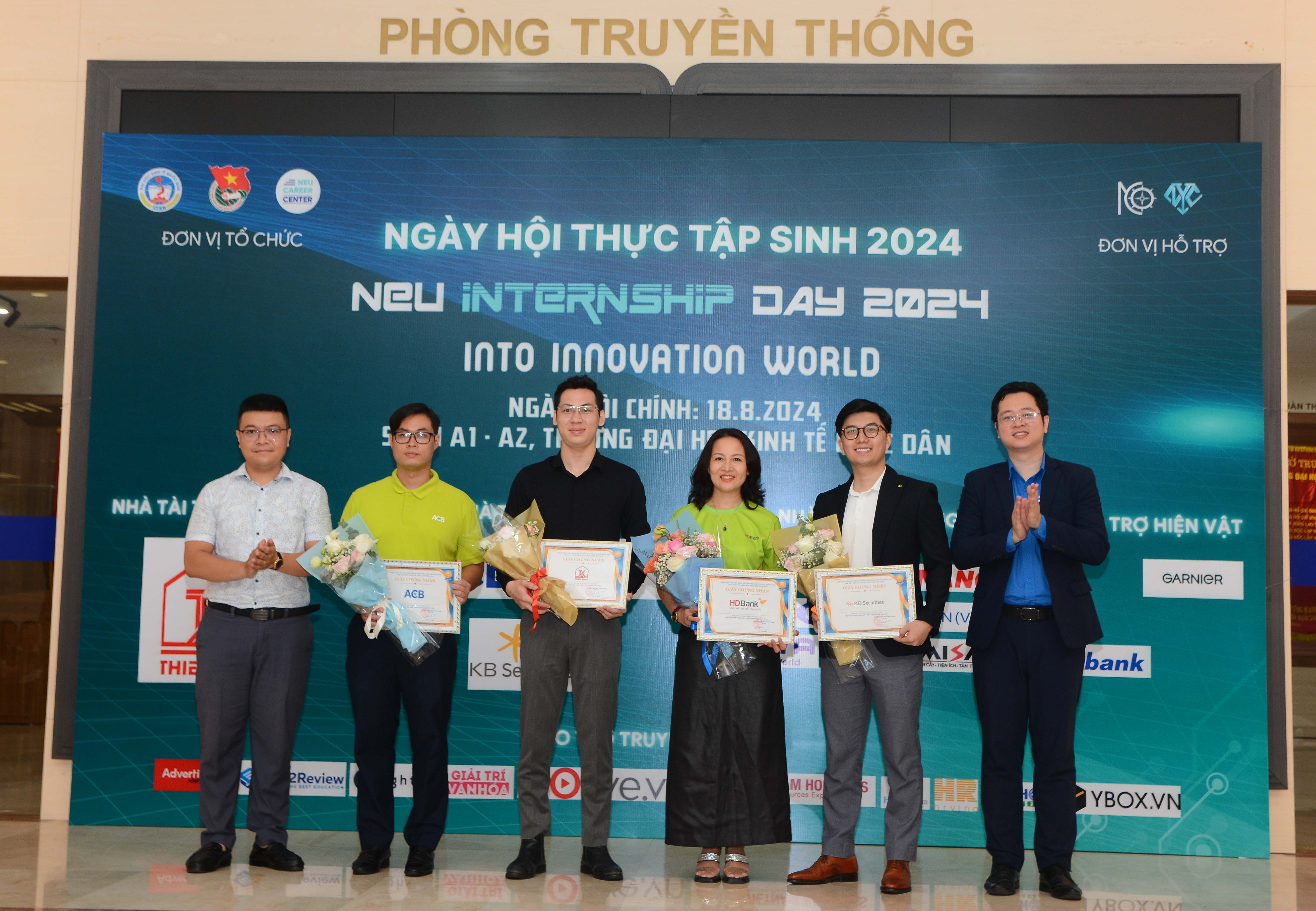 NEU INTERNSHIP DAY 2024: Cơ hội thiết thực giúp sinh viên tiếp cận việc làm -0