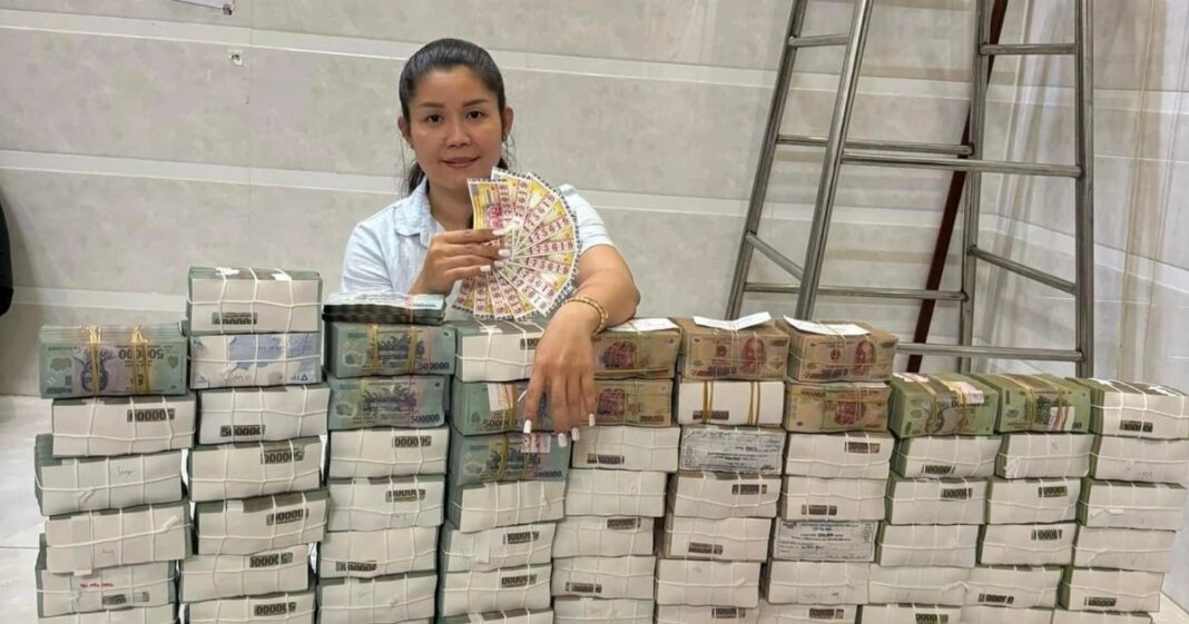 Người phụ nữ chuyên đăng ảnh nhận hàng chục tỷ đồng vé số trúng độc đắc