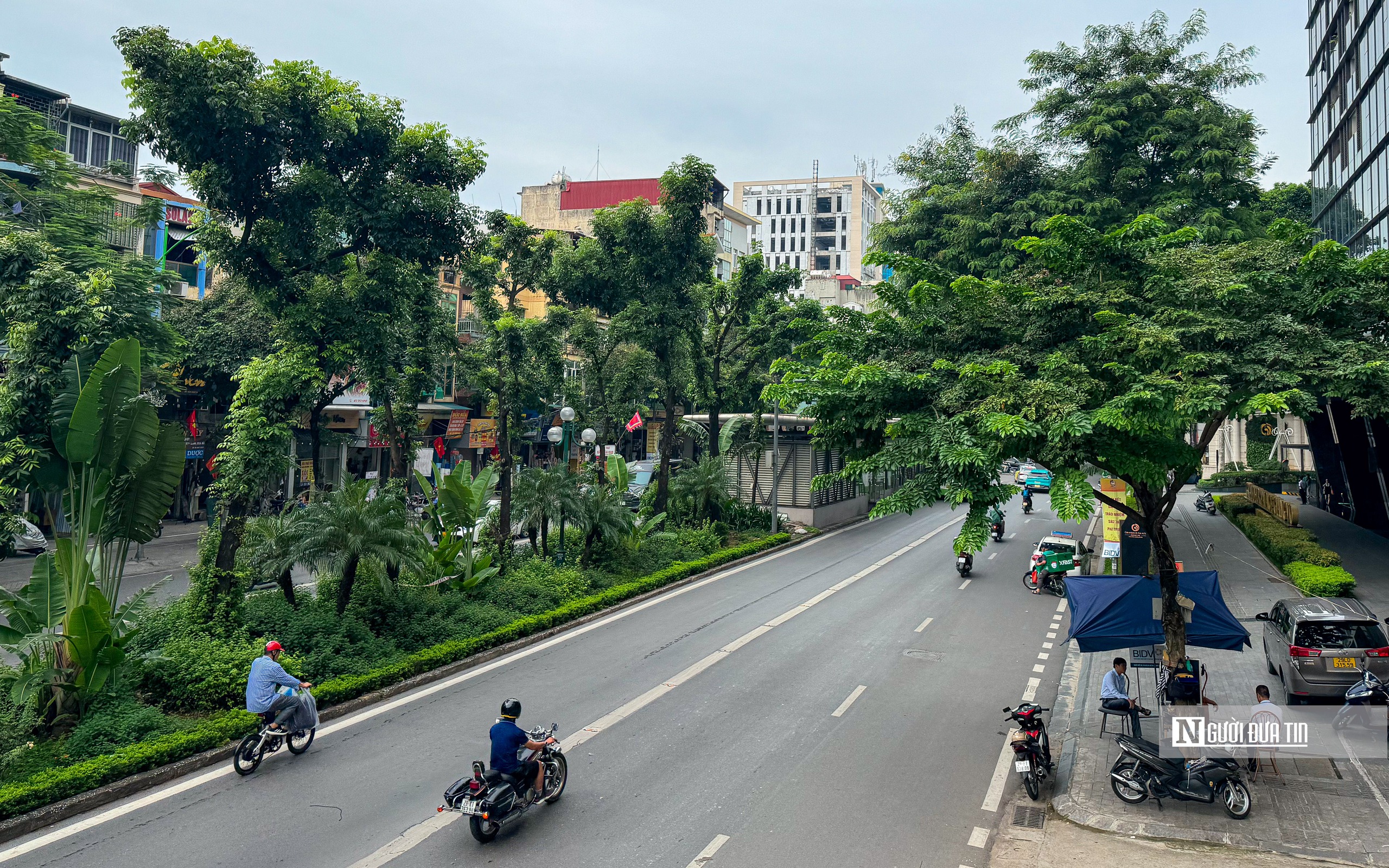 Điểm mặt các tuyến đường ở Hà Nội sắp bị xén vỉa hè, dải phân cách- Ảnh 11.