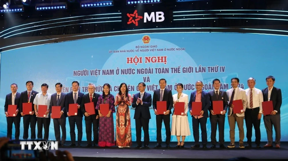 ttxvn_hoi_nghi_nguoi_viet_nam_o_nuoc_ngoai_toan_the_gioi_lan_thu_tu_2108-2.jpg