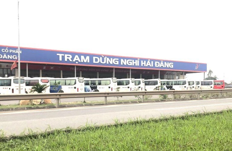 Để phát triển giao thông xanh, các trạm dừng nghỉ trên cao tốc sẽ phải bố trí các trụ sạc điện cho phương tiện cơ giới đường bộ.