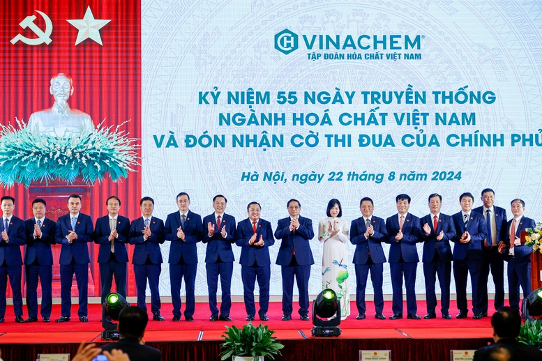 Thủ tướng Phạm Minh Chính dự Lễ kỷ niệm 55 năm Ngày truyền thống ngành Hóa chất Việt Nam -0