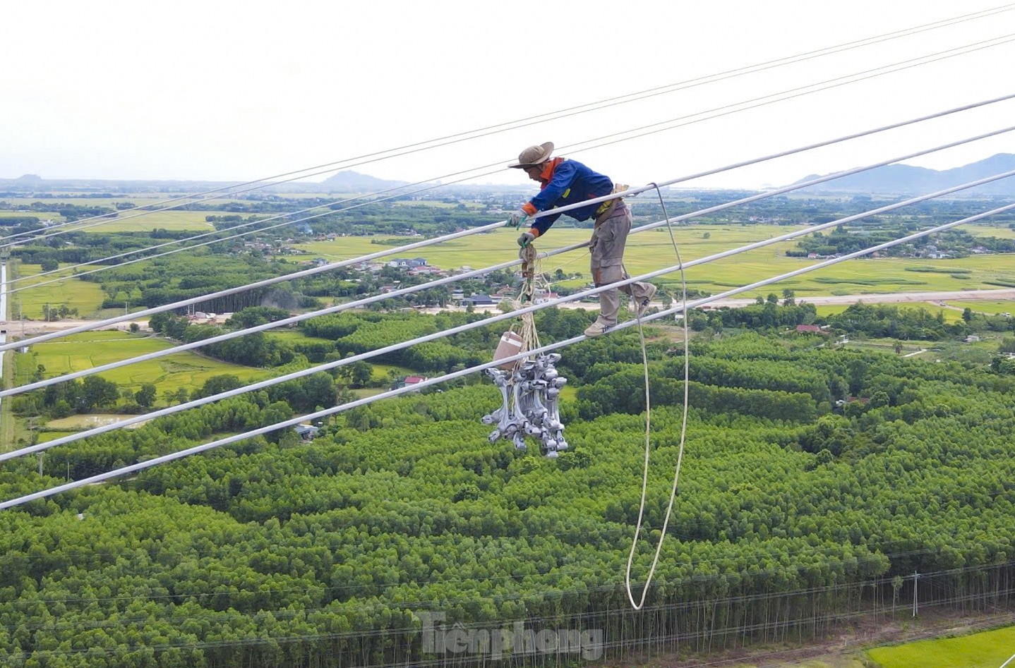 Toàn cảnh đường dây 500kV mạch 3 qua Hà Tĩnh trước ngày về đích ảnh 21