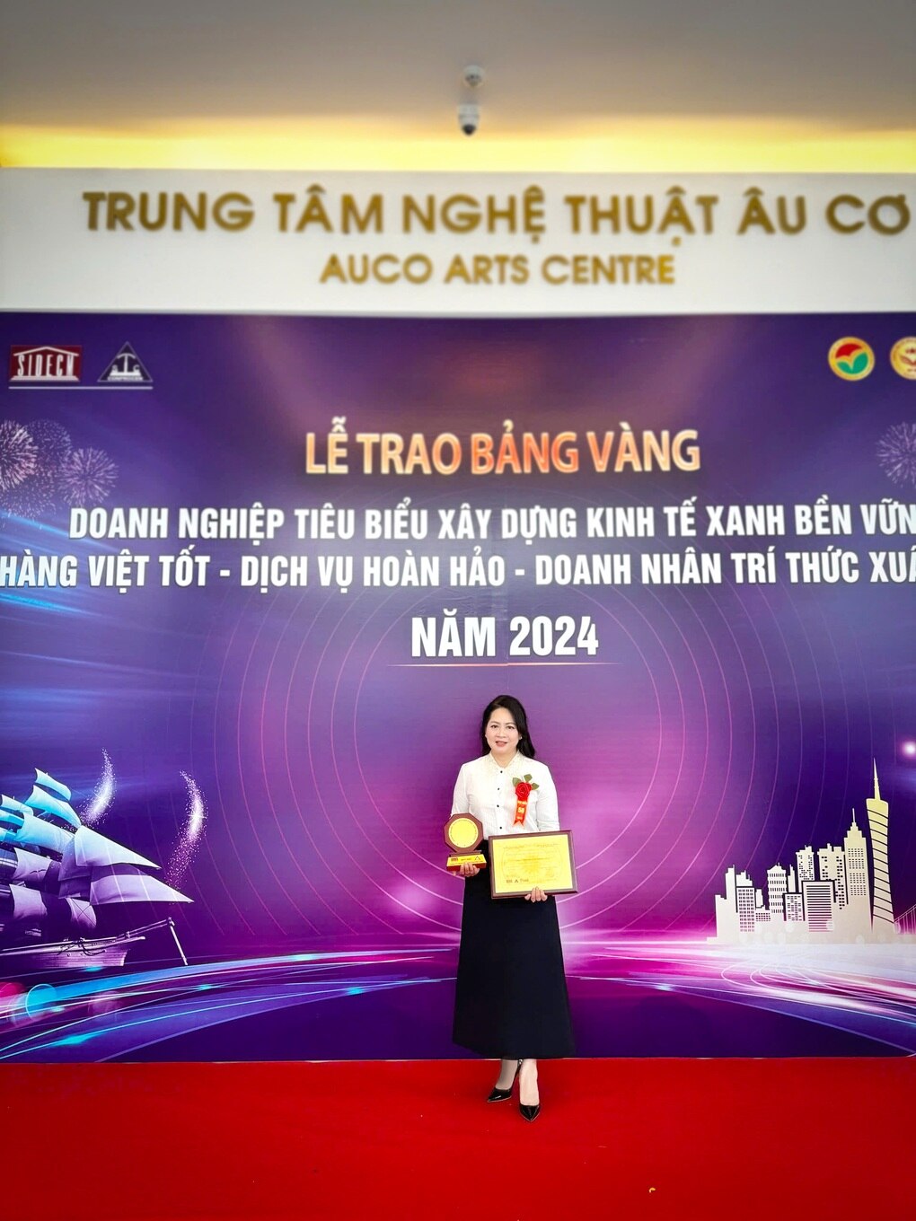 Công ty Phương Linh nhận giải Top 10 thương hiệu xuất sắc hàng đầu Việt Nam - 2