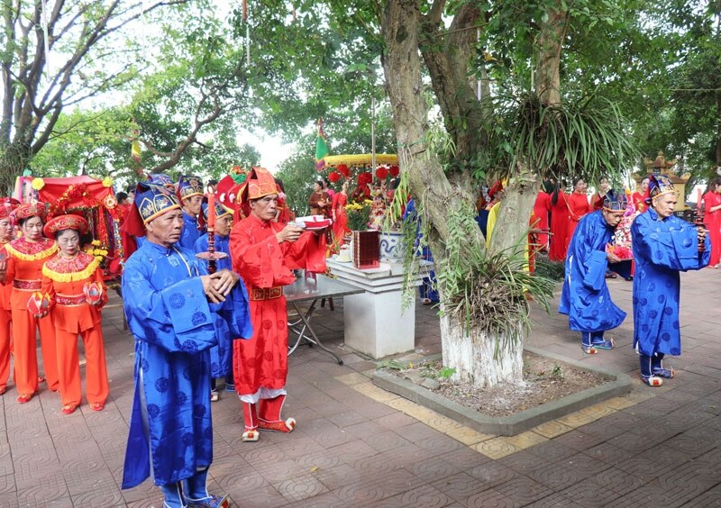 Cán bộ tốt, phong trào mạnh