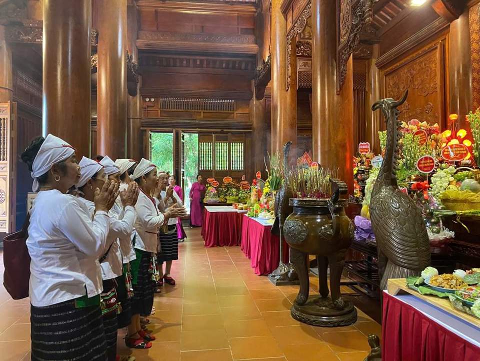 Thực hiện tâm nguyện của Người, 55 năm qua, Đảng bộ và Nhân dân tỉnh Nghệ An nói chung, huyện Nam Đàn nói riêng đã không ngừng nỗ lực thực hiện Di chúc của Bác. Phát huy sức mạnh đại đoàn kết, vươn lên khắc phục mọi khó khăn, hăng hái tham gia đóng góp sức người, sức của cho công cuộc kháng chiến chống giặc ngoại xâm, bảo vệ, kiến thiết đất nước, tích cực đổi mới xây dựng quê hương...