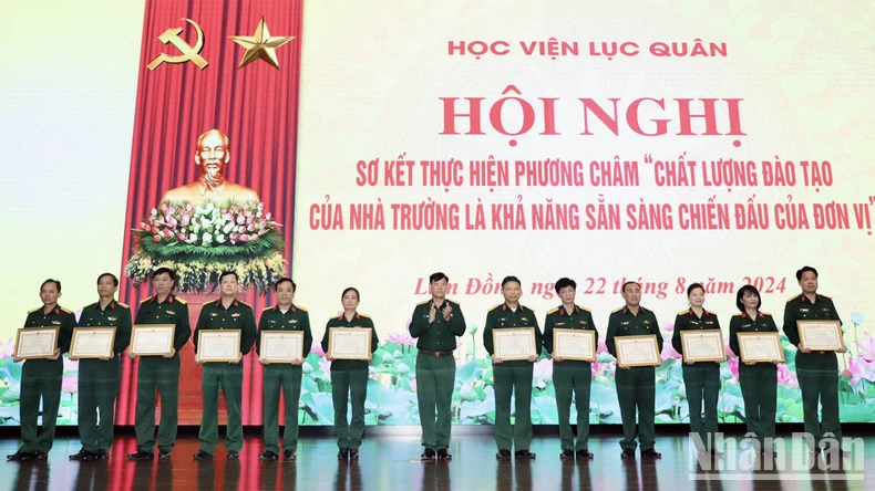 Chương trình đào tạo của Học viện Lục quân sát thực tiễn và khả năng sẵn sàng chiến đấu ở đơn vị ảnh 4