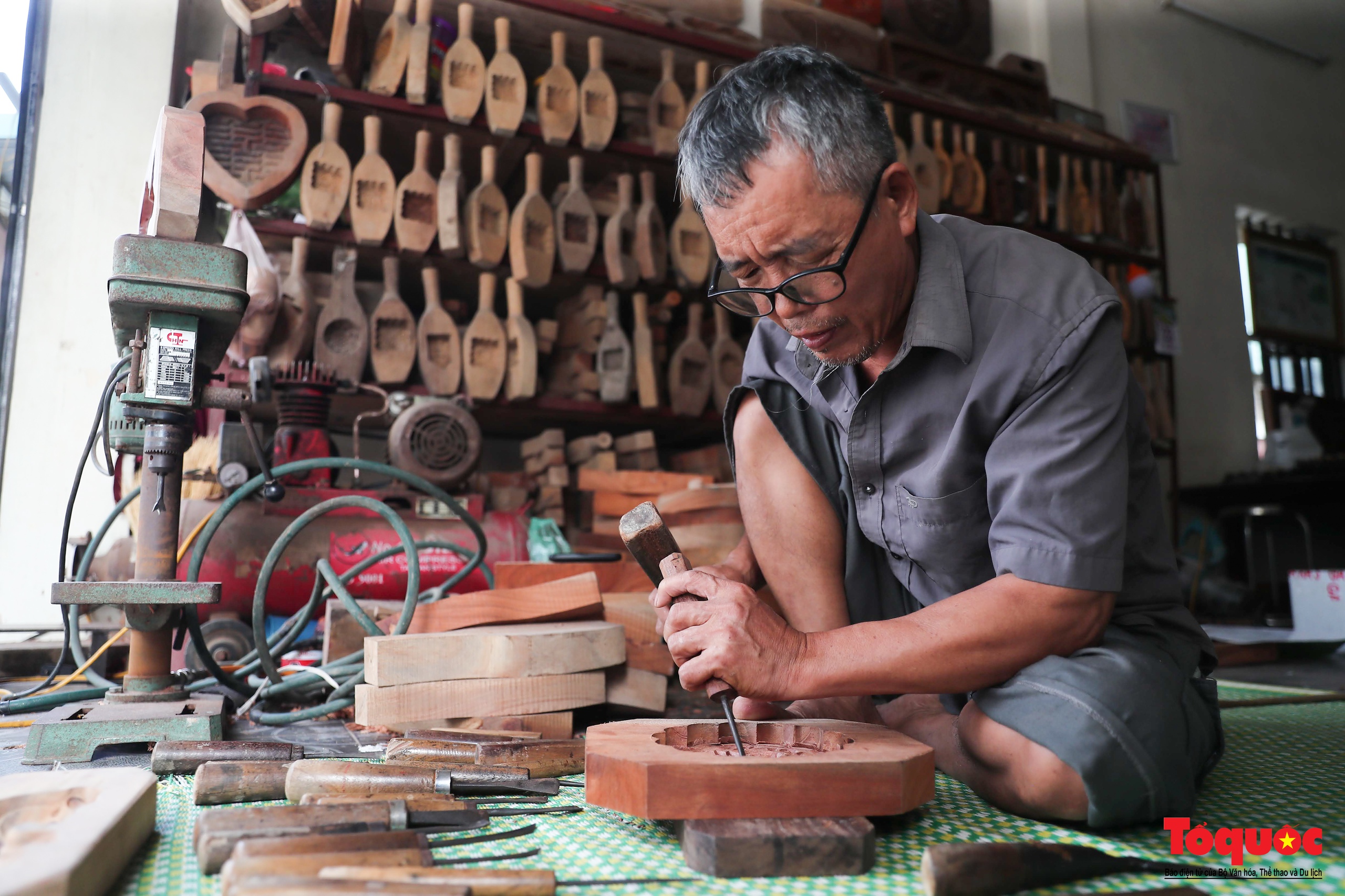 Gặp nghệ nhân hơn 40 năm “giữ hồn” cho chiếc bánh Trung thu truyền thống - Ảnh 7.