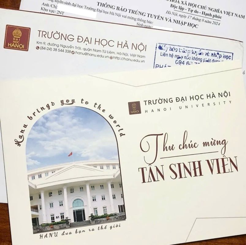 Giấy báo trúng tuyển Trường Đại học Hà Nội năm 2024. Ảnh: Sinh viên cung cấp