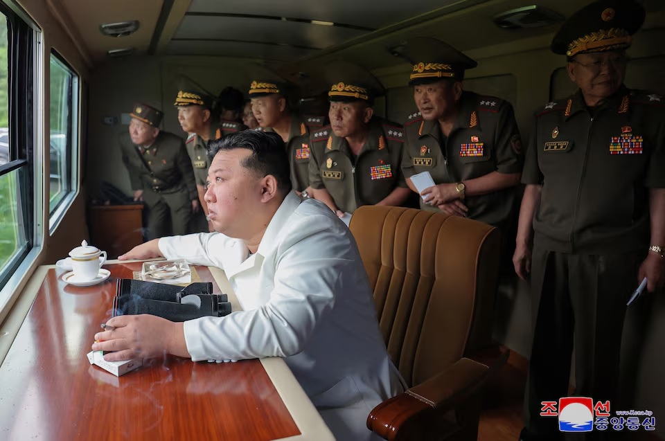 ong kim jong un giam sat vu thu he thong phong ten lua moi nang cap cua trieu tien hinh 2