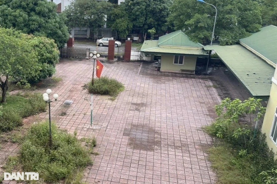 ຂາດຫ້ອງ, ຂໍສູນຕ້ານເອດສ ເປັນໂຮງຮຽນ - 4 Thiếu phòng, xin Trung tâm phòng chống AIDS làm điểm trường - 4