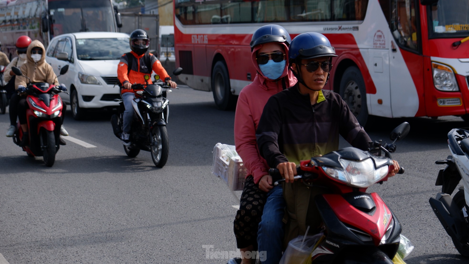 Ngày đầu kỳ nghỉ 2/9: Nhà ga, bến xe đông đúc, sân bay Tân Sơn Nhất thông thoáng bất ngờ ảnh 7