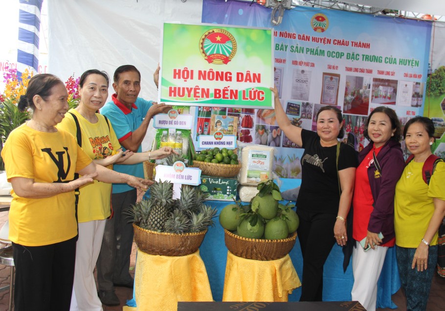 25 gian hàng tham gia Ngày hội giới thiệu sản phẩm OCOP và sản phẩm nông nghiệp tiêu biểu Long An năm 2024 - Ảnh 1.