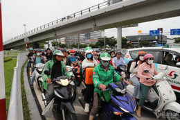Milhares de pessoas se reuniram no funeral na Cidade de Ho Chi Minh 1333.jpg
