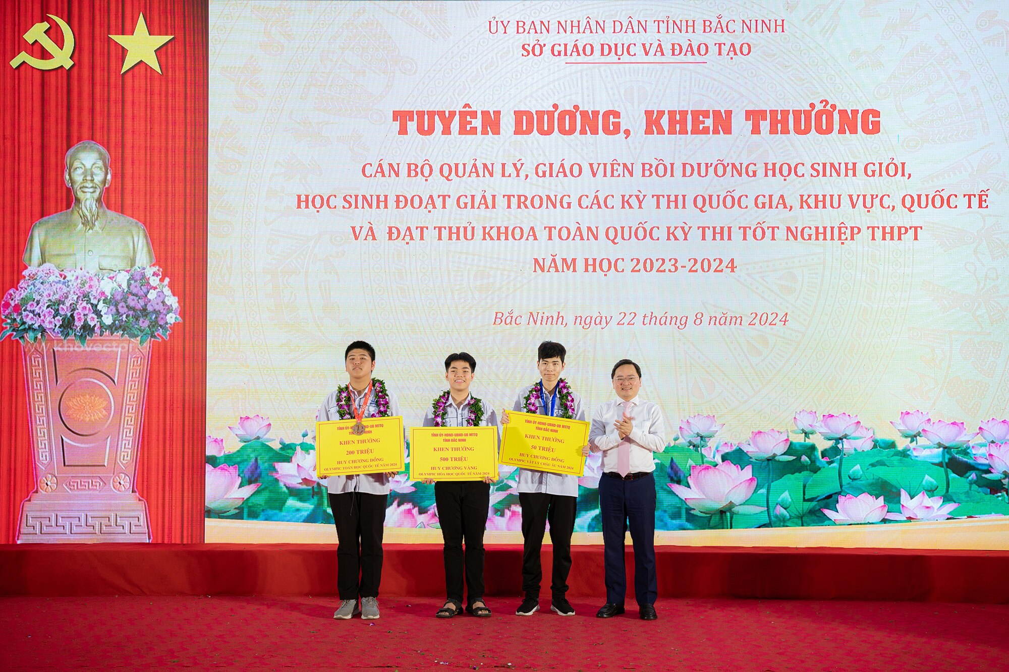 Bắc Ninh thưởng gần 5,2 tỉ đồng cho học sinh, giáo viên giỏi- Ảnh 1.