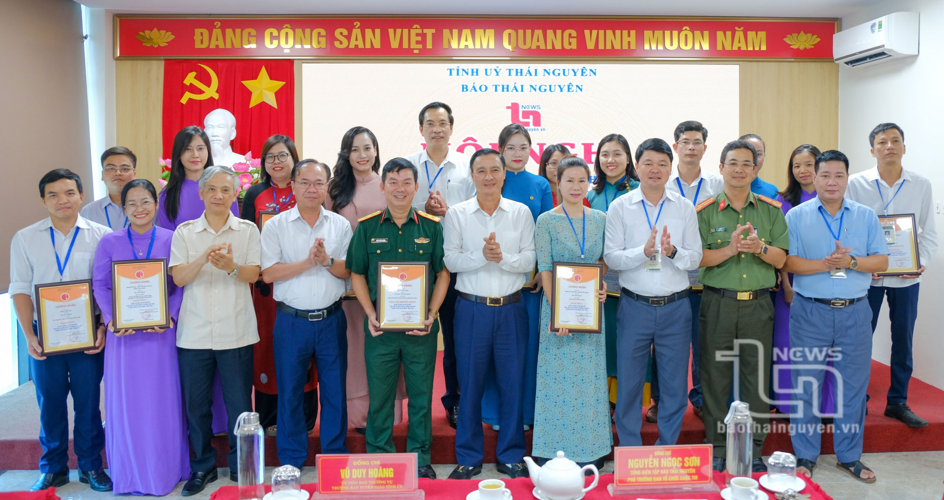 bao thai nguyen trao giai cuoc thi viet ve hoc tap va lam theo tu tuong dao duc phong cach ho chi minh hinh 1