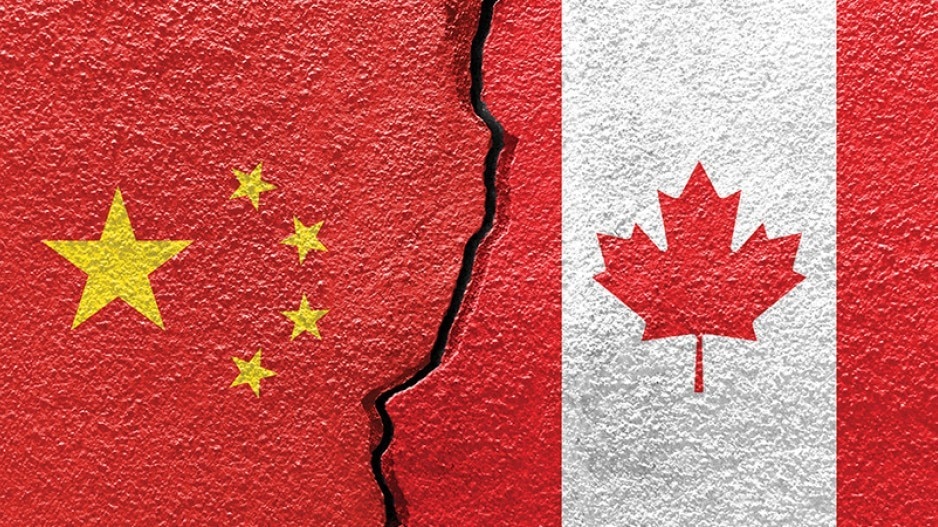 Canada đang ‘tự bắn vào chân mình’