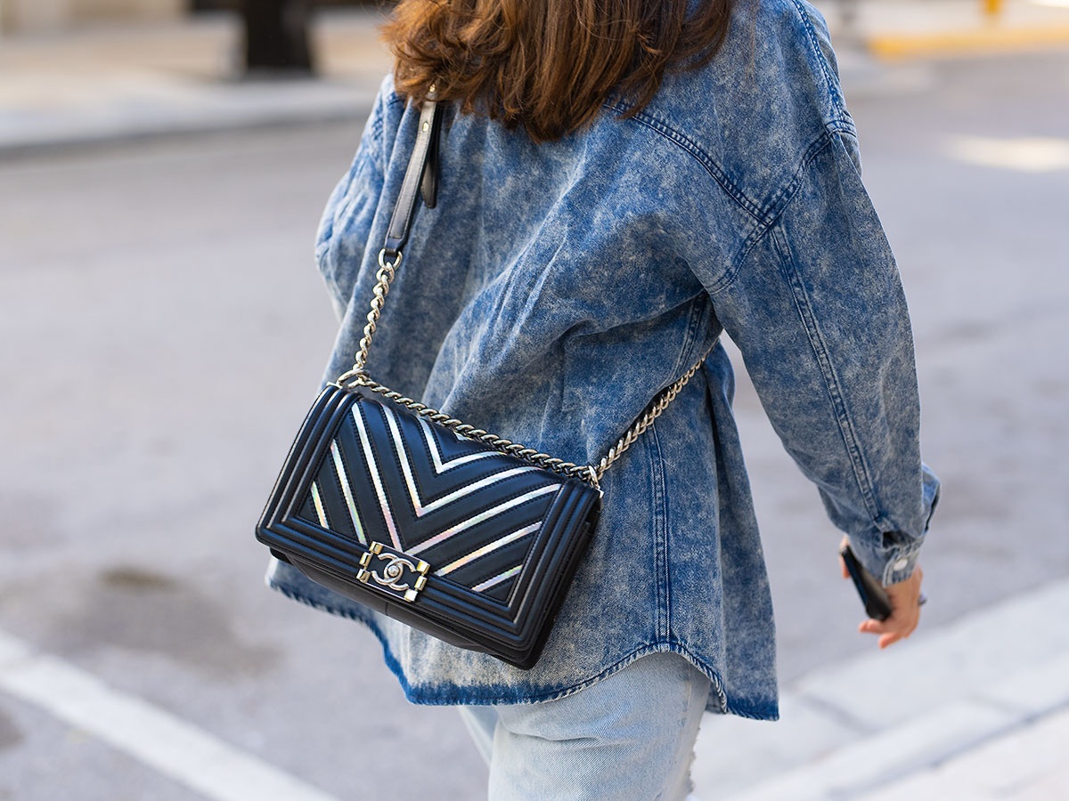 A bolsa custa mais de 160 milhões de VND, tem um nome masculino, mas é muito atraente para as mulheres - 1 Chiếc túi xách hơn 160 triệu đồng, có tên nam tính nhưng rất hút nữ giới - 1