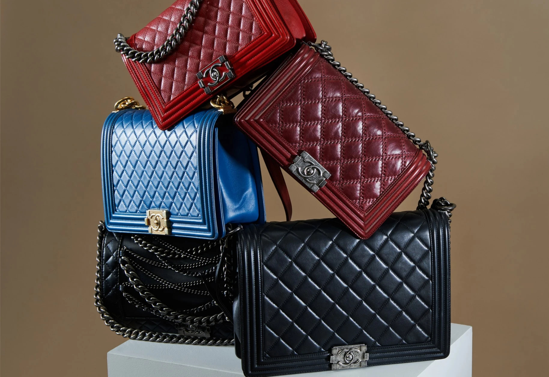 A bolsa custa mais de 160 milhões de VND, tem um nome masculino, mas é muito atraente para as mulheres - 2 Chiếc túi xách hơn 160 triệu đồng, có tên nam tính nhưng rất hút nữ giới - 2