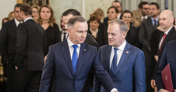 យុទ្ធនាការបោះឆ្នោតប្រធានាធិបតីប៉ូឡូញបានចាប់ផ្តើមហើយ ទោះបីថ្ងៃបោះឆ្នោតនៅឆ្ងាយពីគេក៏ដោយ - រូបថត ១. Chiến dịch bầu cử Tổng thống Ba Lan đã bắt đầu dù ngày bỏ phiếu còn xa- Ảnh 1.