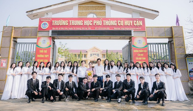 'Đáng nể' lớp học miền núi Hà Tĩnh, 100% em đậu đại học ảnh 1