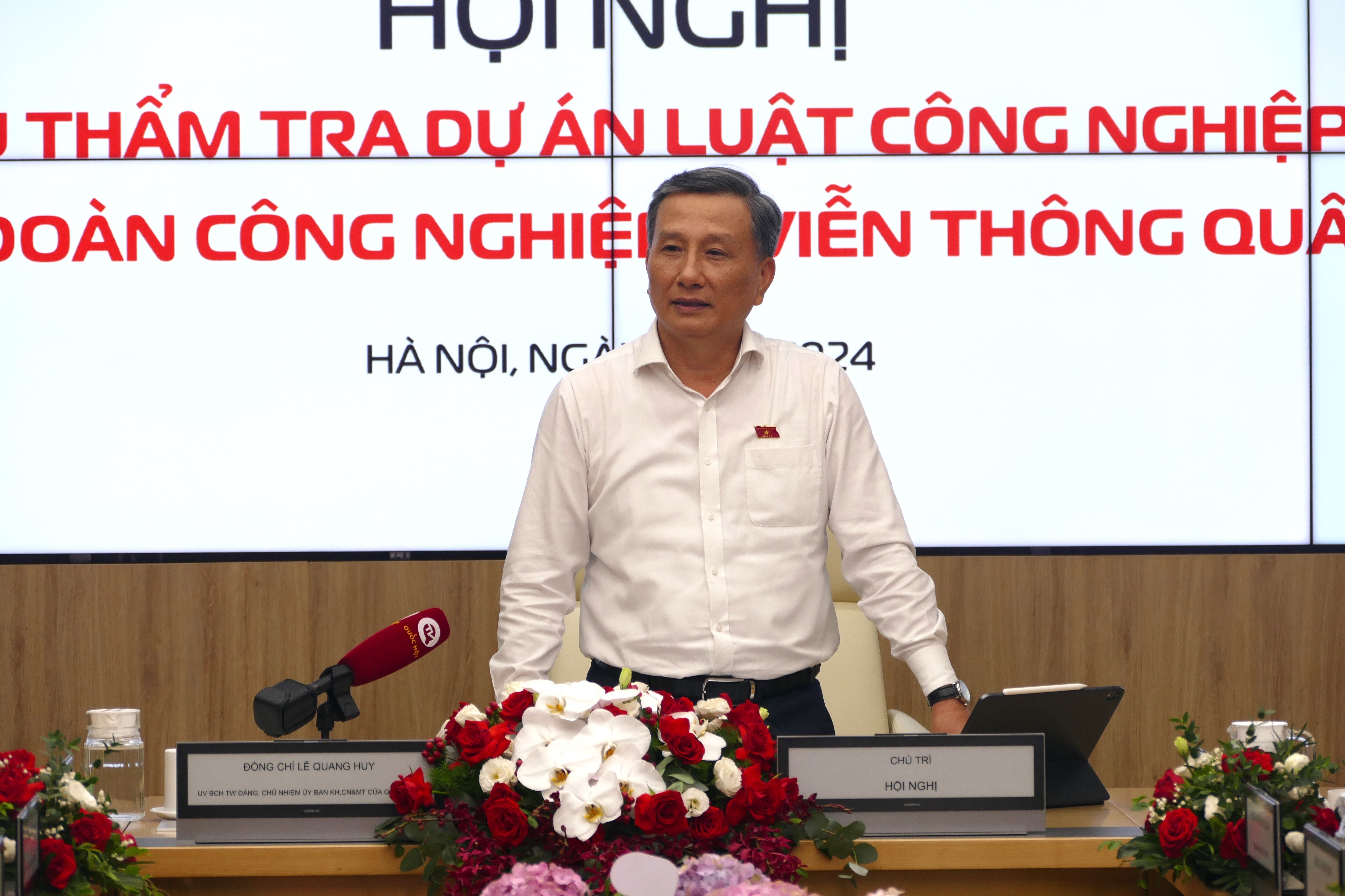 Chủ nhiệm Ủy ban Khoa học, Công nghệ và Môi trường Lê Quang Huy phát biểu tại cuộc làm việc - Ảnh H.Ngọc