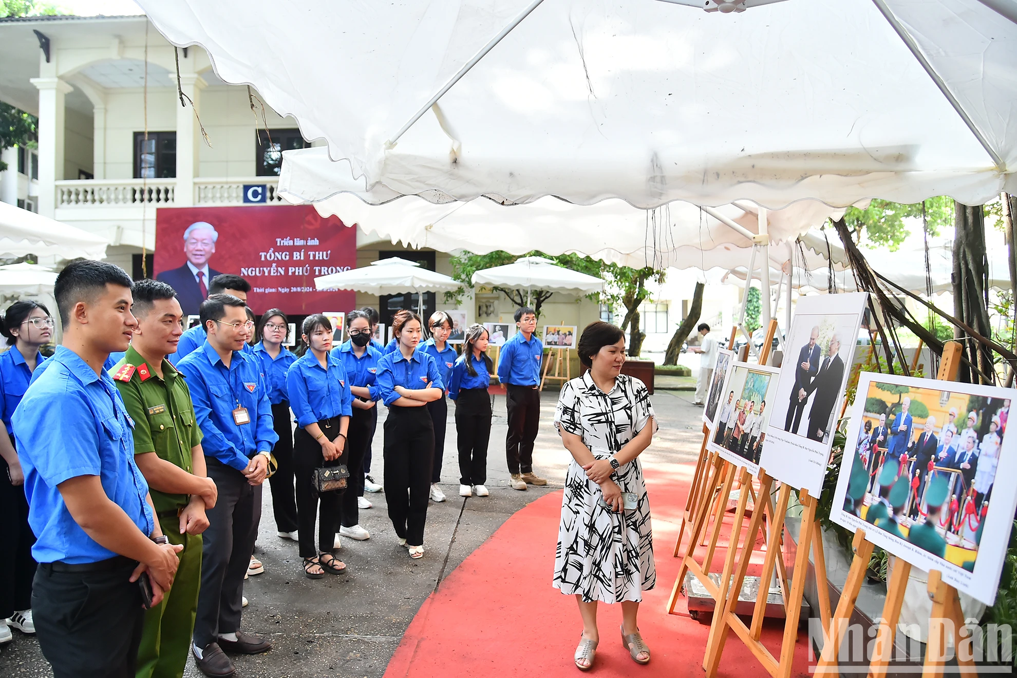 Đoàn viên, thanh niên xã Đông Hội tham quan Triển lãm ảnh “Tổng Bí thư Nguyễn Phú Trọng” ảnh 1